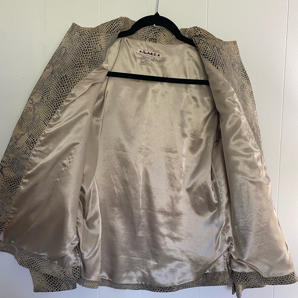 A.M.I Rare 100% Leather Snake Reptile Print Collared Jacket in Women’s Size M - Picture 10 of 10